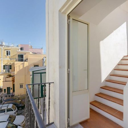 Torretta Corricella- Punta Serra Procida Esterno foto